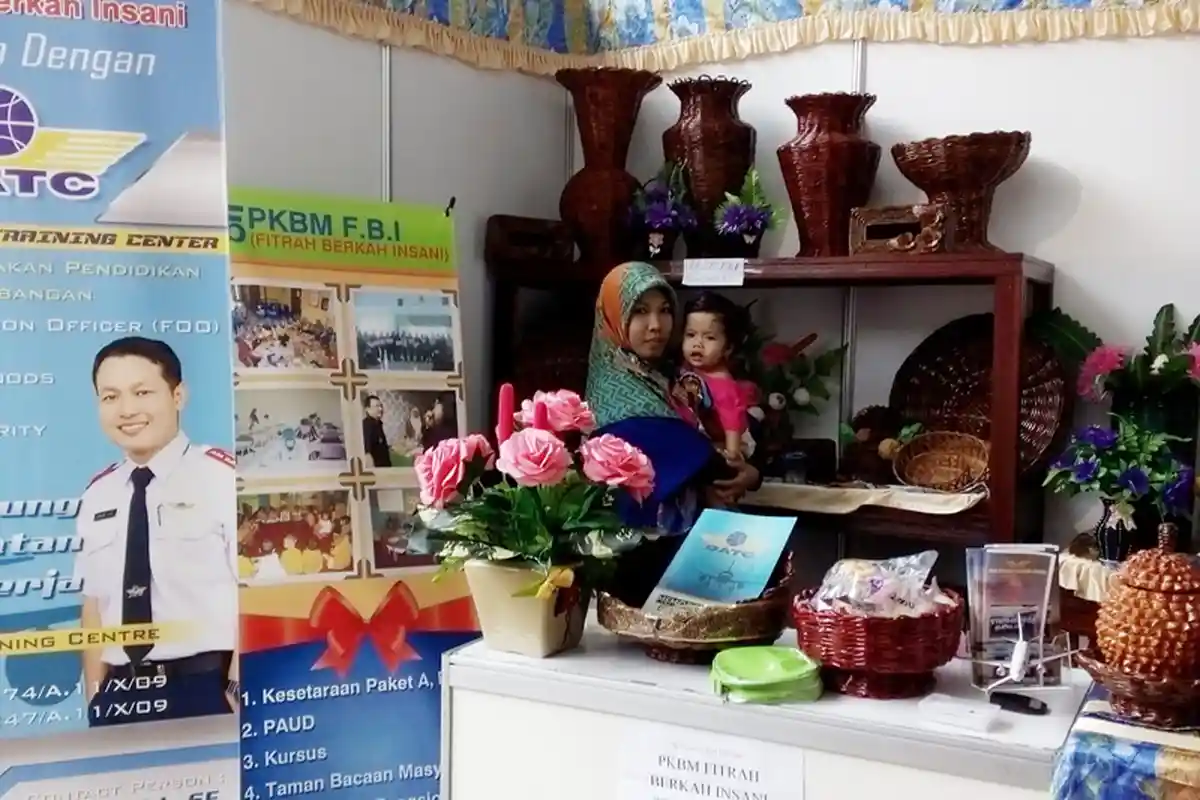 Sambut Sail Karimata, Dinas Sosial Bagikan Rp 500 Juta untuk Usaha Ekonomi Kreatif