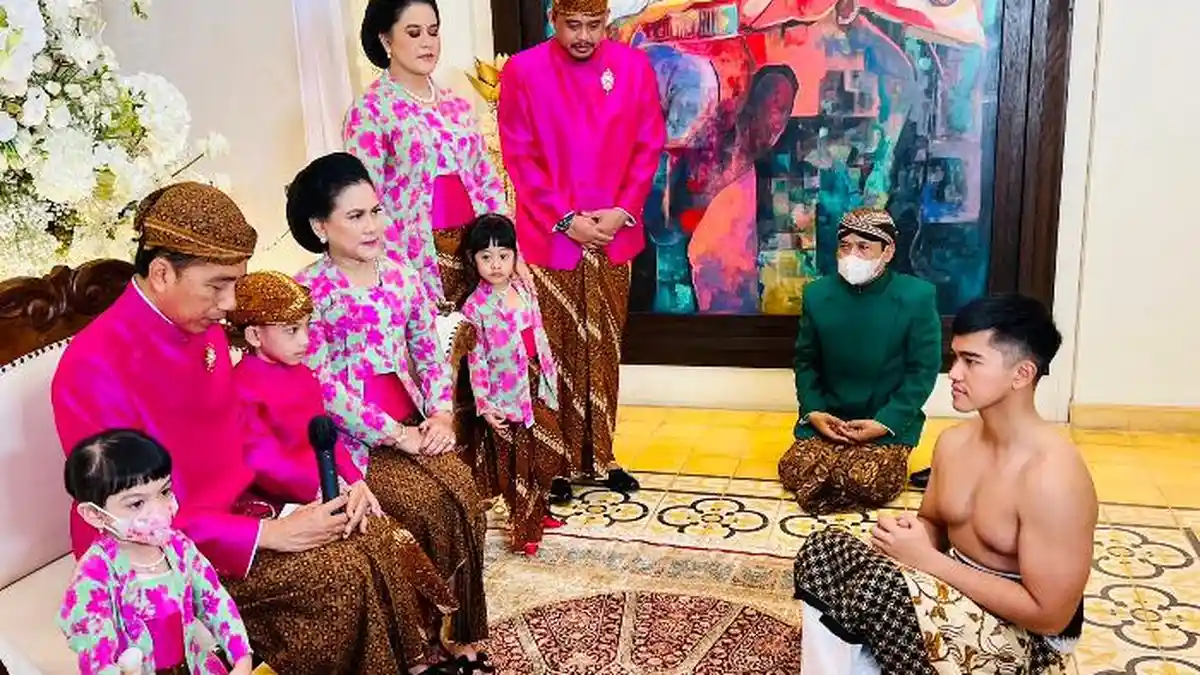 Jokowi Menangis Saat Prosesi Siraman Kaesang, Beri Pesan Begini Kepada Putra Bungsunya