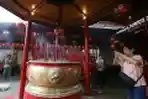Merayakan Imlek Di Wihara Dharma Bakti