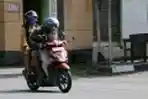 bersepeda-motor-tradisi-ujung-lebaran-warga-di-tengah-pandemi_20200524_180328.jpg