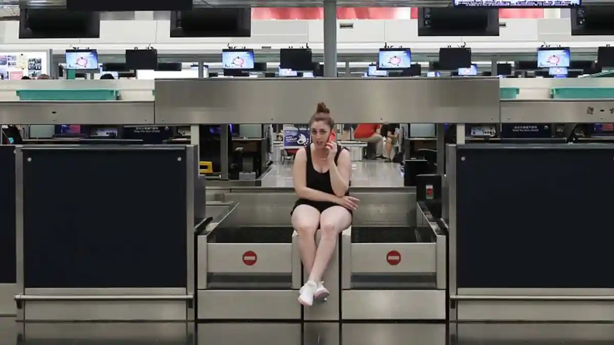 Demo Hong Kong Membuat Liburan Musim Panas Menjadi Beku, Para Turis Terjebak Kerusuhan