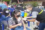 vaksin-pada-lebih-dari-900-pelajar-di-kabupaten-sintang.jpg