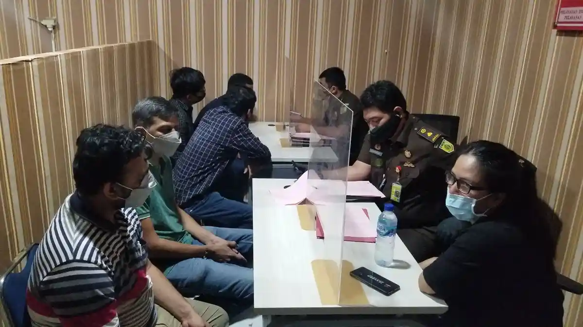 Pengadilan Negeri Tangerang Vonis 7 WNA India yang Kabur Karantina Cuma 5 Bulan Penjara