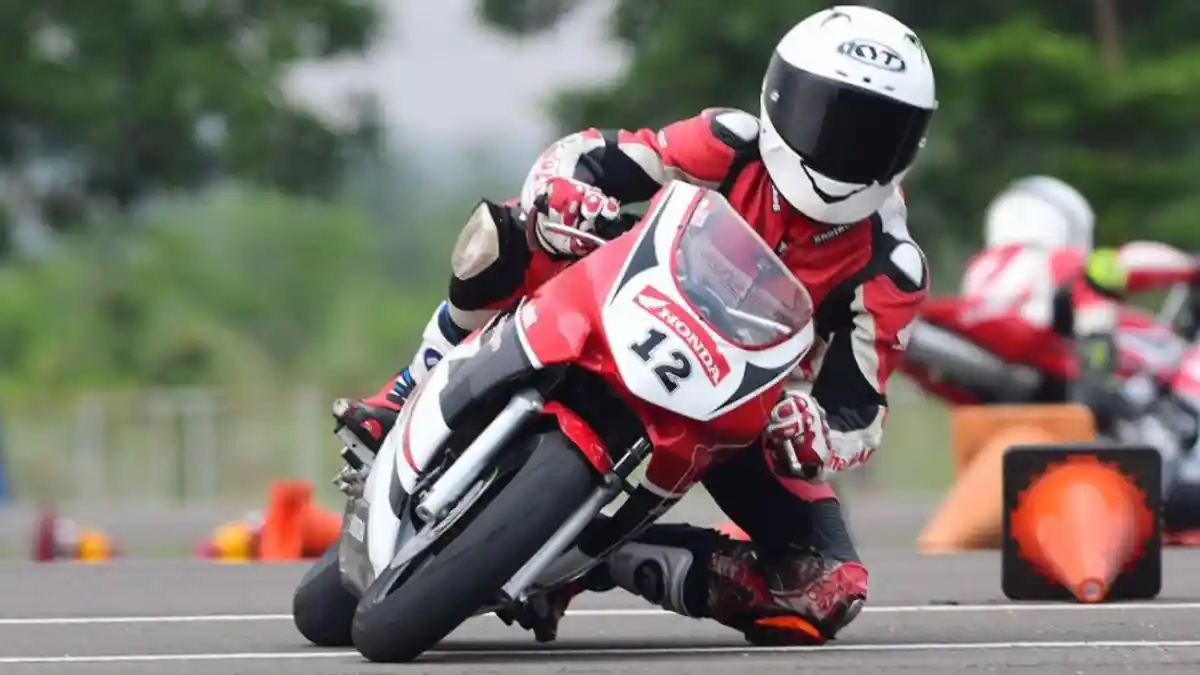 Astra Honda Racing School Asah Potensi 16 Anak Muda Indonesia Jadi ...