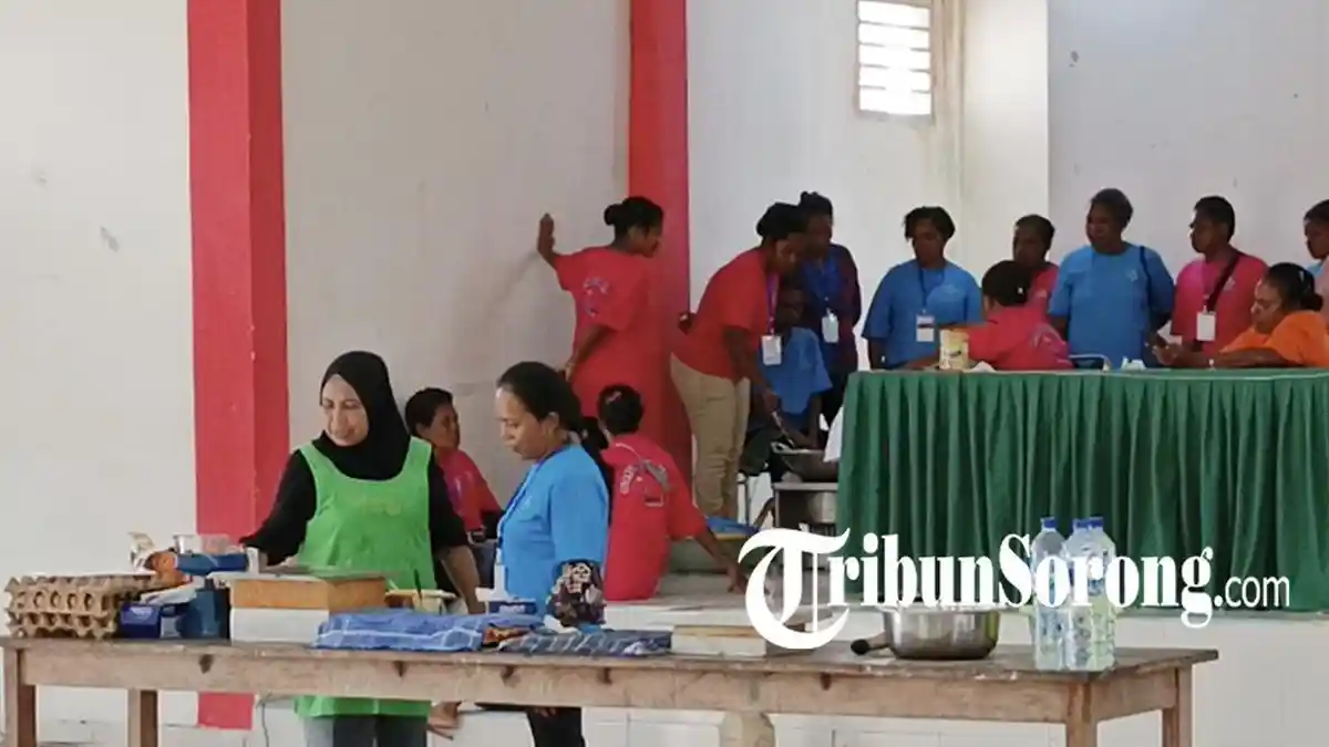 80 IRT Kurang Mampu di Sorong Selatan Diajari Bikin Kue dan Keripik, Program Pemberdayaan Dinsos