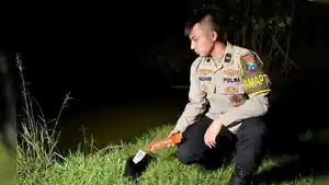 olah-TKP-2-bocah-tewas-di-Kubangan-Desa-Beton-Ponorogo-Jatim.jpg