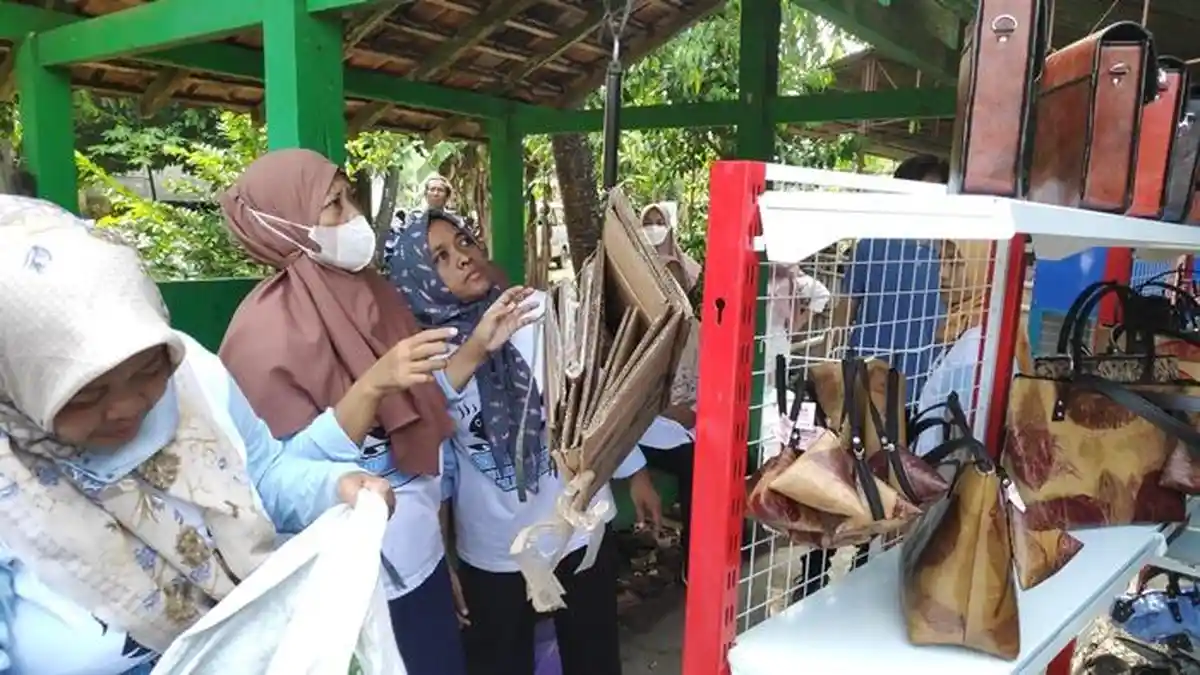 Kalurahan Bangunharjo Bantul Berkomitmen Mengelola dan Mengolah Sampah