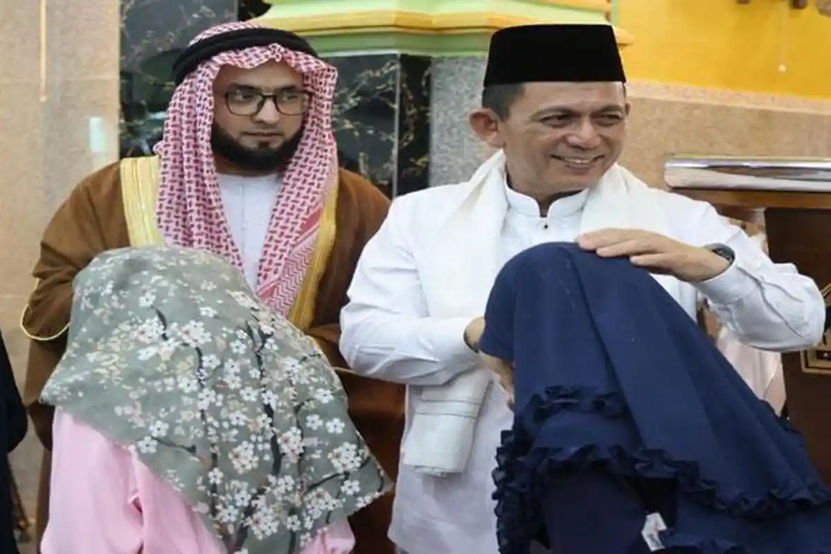 Gubernur Kepri Ansar Ahmad Jadi Khatib Salat Idulfitri di Masjid At Taubah Batam
