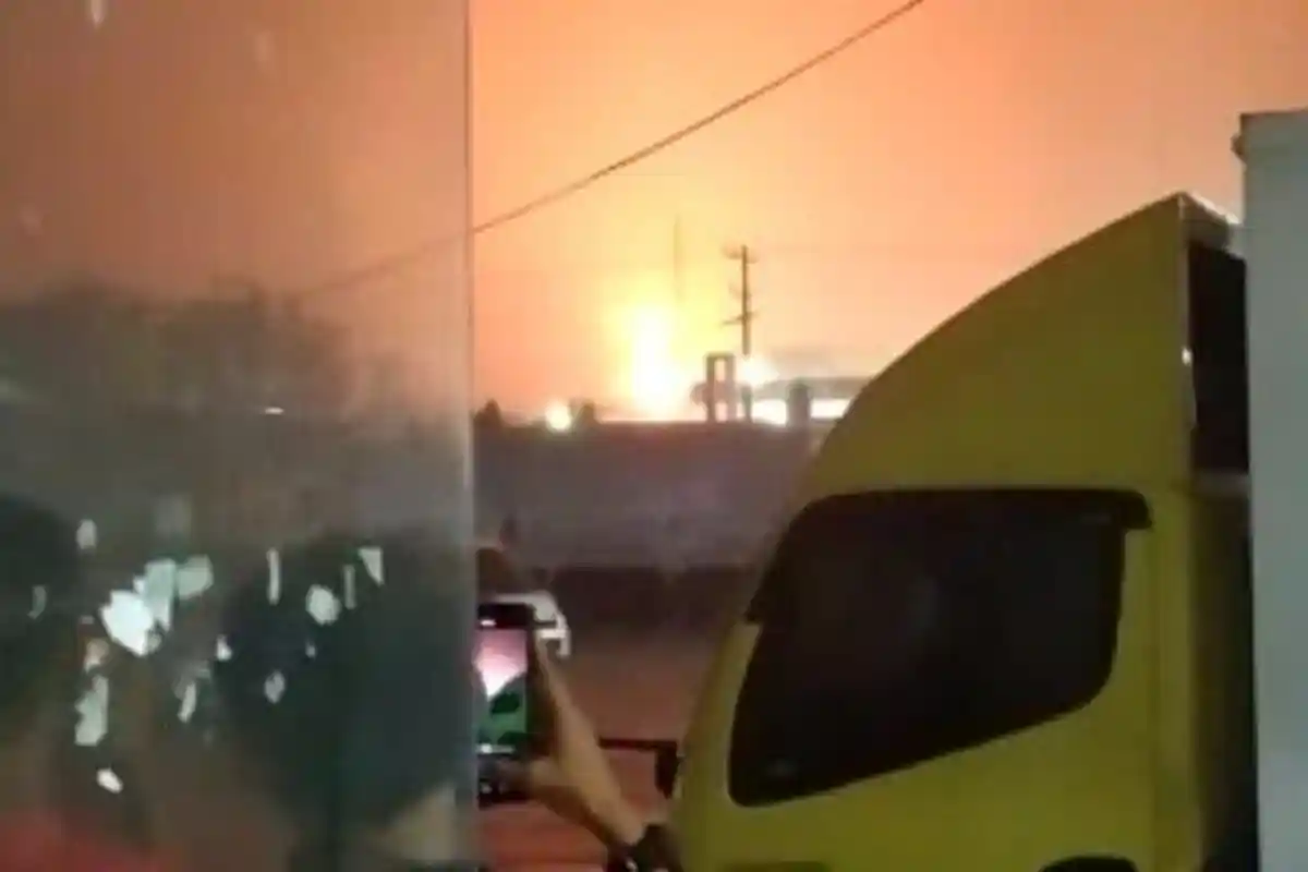 Kilang Minyak Pertamina Cilacap Terbakar