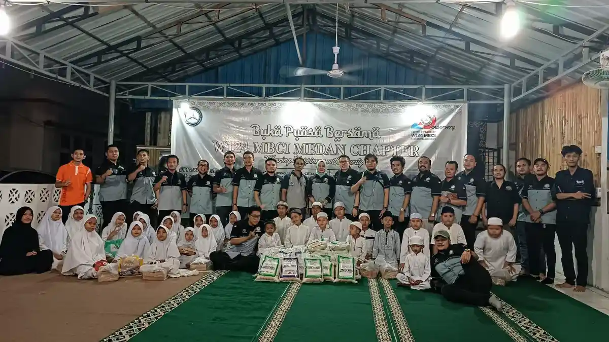 Komunitas W124 MBCI Medan Chapter Gandeng Enervon-C Gelar Ngabuburide, Ceramah & Santunan Anak Yatim