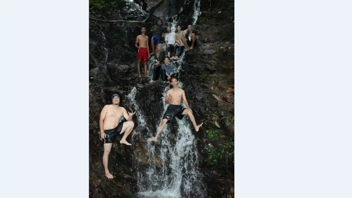 Air Terjun Sambora Suguhkan Keindahan Alami