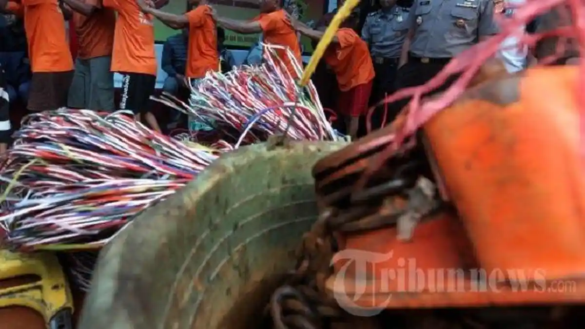 Pencurian Kabel Telkom Libatkan 4 Oknum TNI, Begini Kesaksian Warga di TKP