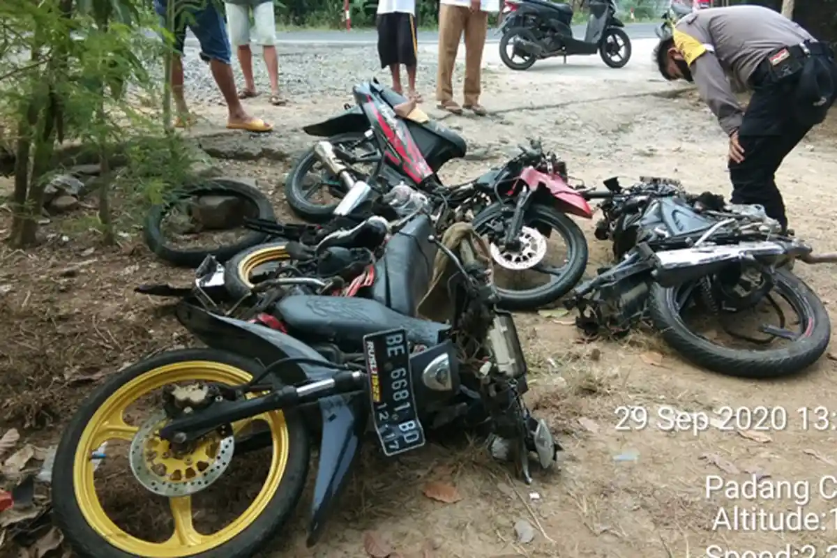 Lakalantas Maut di Jalur Wisata Pesawaran, 2 Pelajar Tewas, 2 Lagi Luka Berat