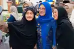 HAJI2026-Bupati-Gowa-Husniah-Talenrang-tengah-bersama-beberapa-petugas.jpg