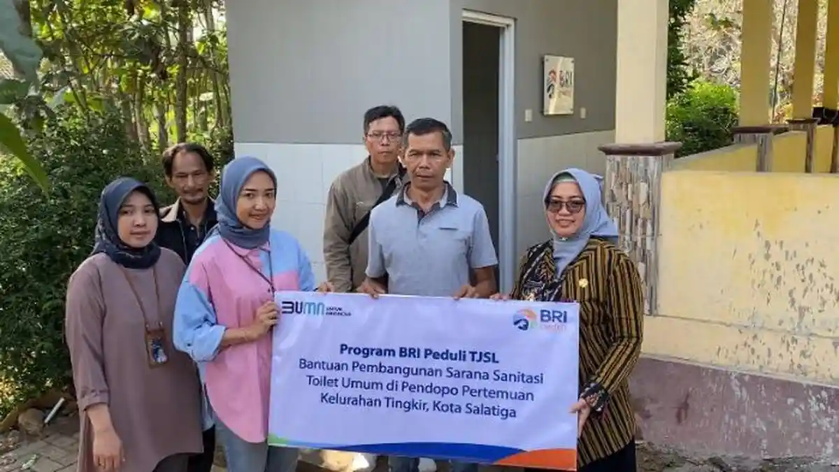 BRI Salatiga Lewat TJSL BRI Peduli Bangun Sarana Sanitasi Toilet Umum di Pendopo Tingkir Tengah