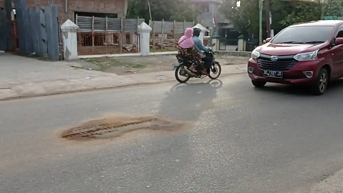 Kesaksian Warga, Kecelakaan di Jalan Siaran Perumnas Sako Palembang, Truk Langsung Pergi