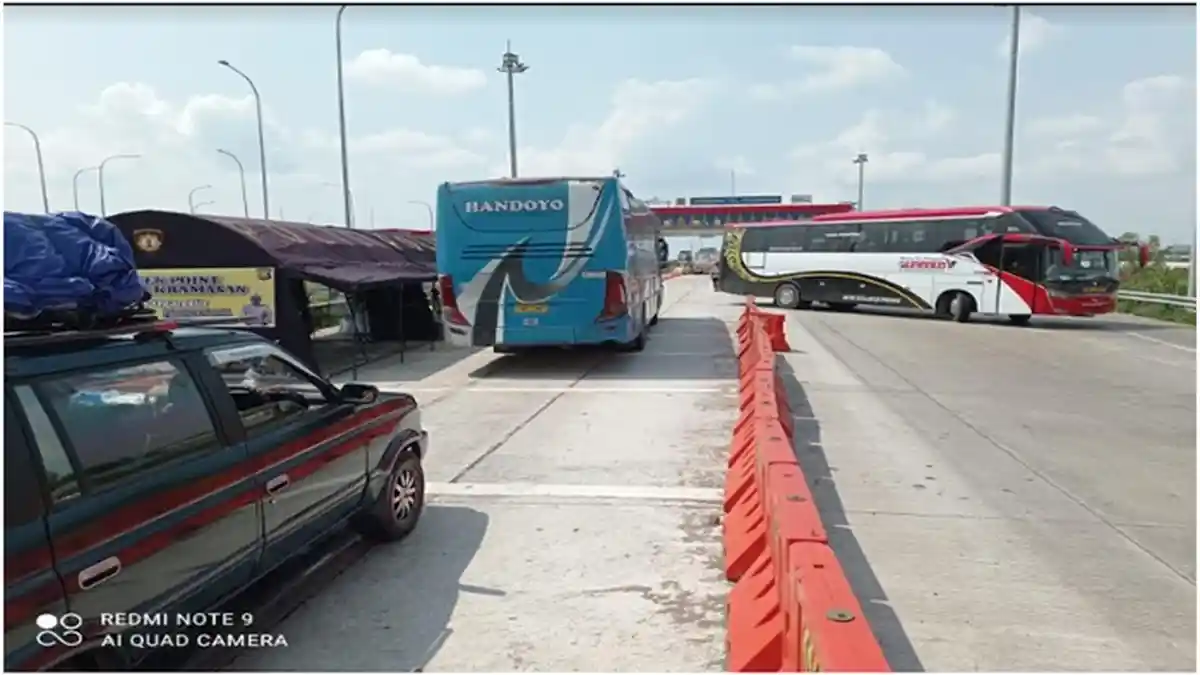 Tak Bawa Surat Swab Test, Bus Rute Padang-Jakarta Diputar Balik di Gerbang Tol Kramasan