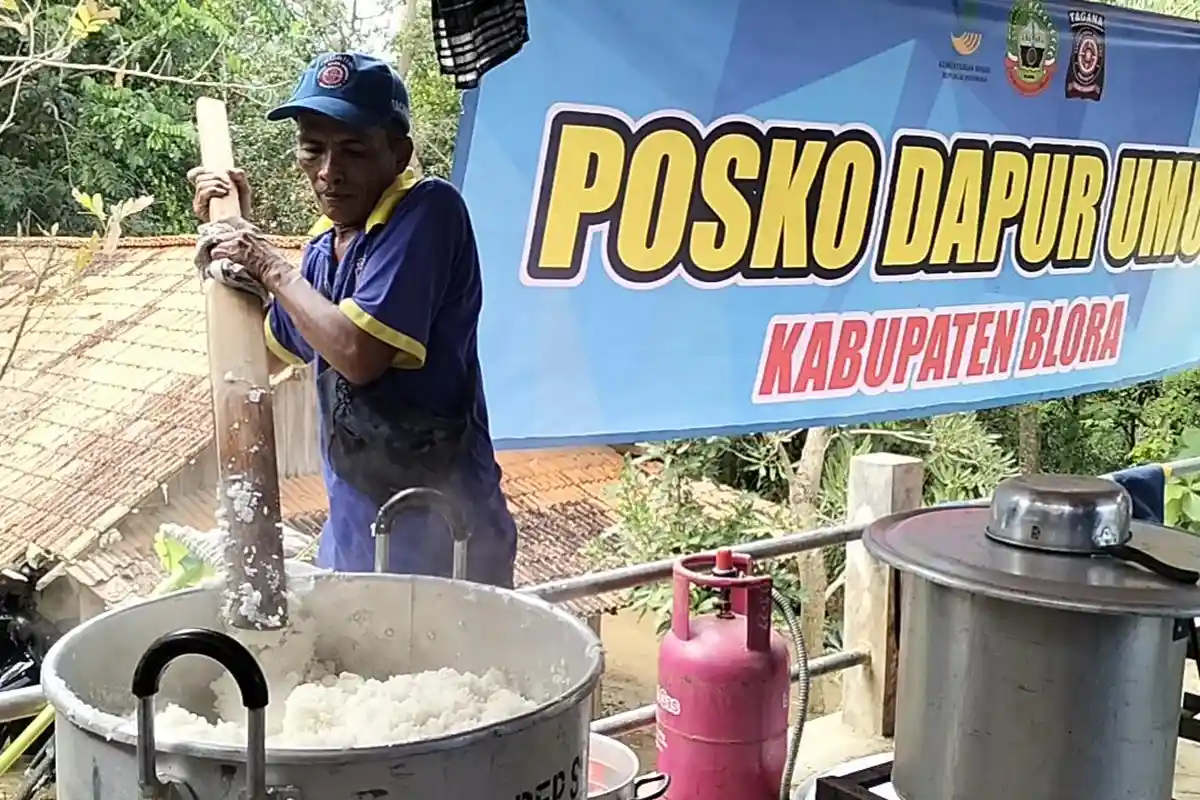 Sudah 7 Hari Api Bekas Kebakaran Sumur Minyak di Gandu Blora  Belum Padam, Warga Masih Ngungsi