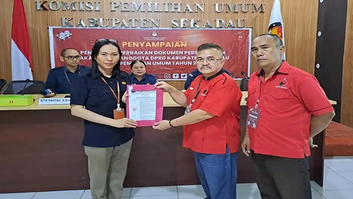 DPC PDI Perjuangan Sekadau Jadi Parpol Pertama yang Serahkan Berkas Perbaikan Bacaleg