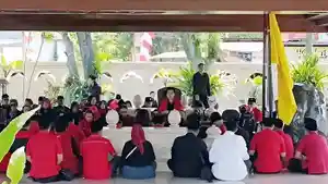 Megawati-yang-juga-Presiden-RI-kelima-di-blitar.jpg