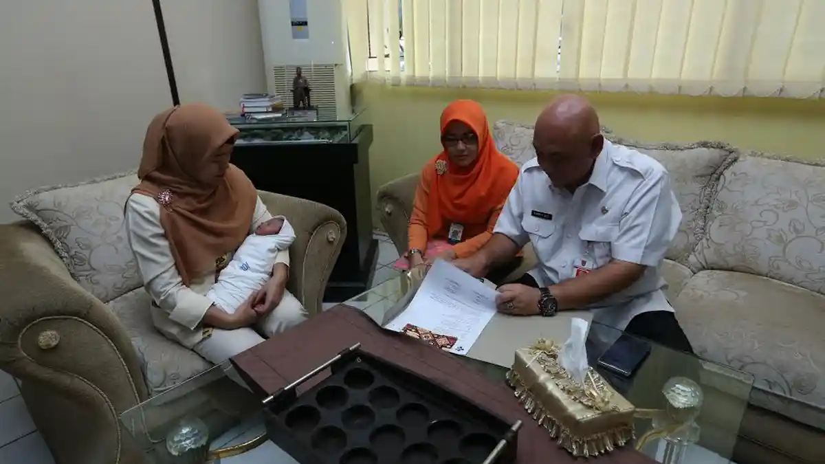 KASIHAN, Bayi Mungil Ini Sudah Sebulan Tak Punya Orangtua, Silakan yang Mau Adopsi