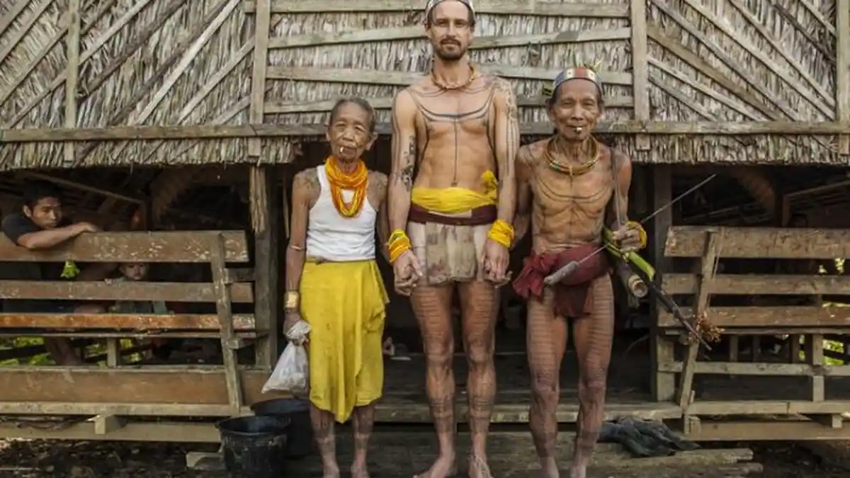 Cerita Pria Bule yang Putuskan Menetap Bersama Suku Mentawai