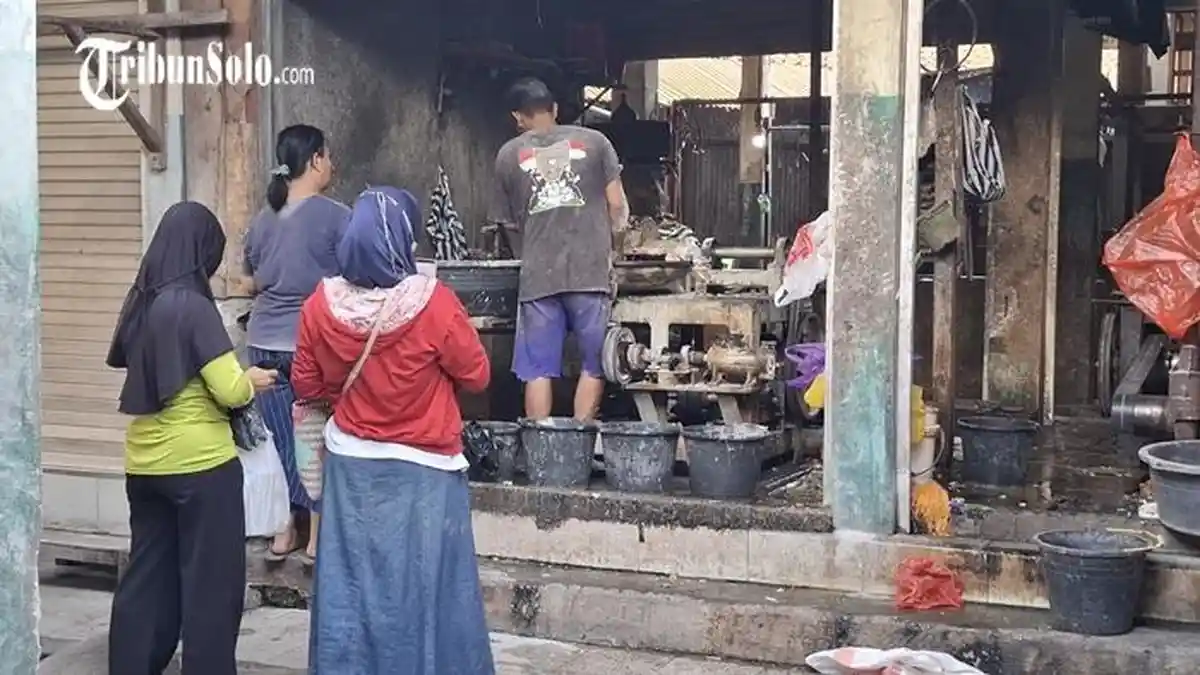 Kisah Pengusaha Penggilingan Daging di Pasar Bunder Sragen, Buka dari Pagi sampai Malam