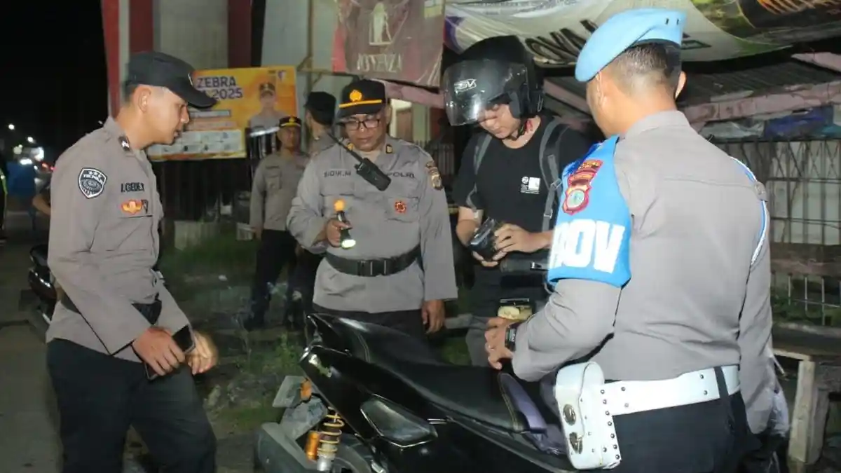Wakapolres Sigi Pimpin Patroli Malam, Jaga Keamanan dan Kenyamanan Warga