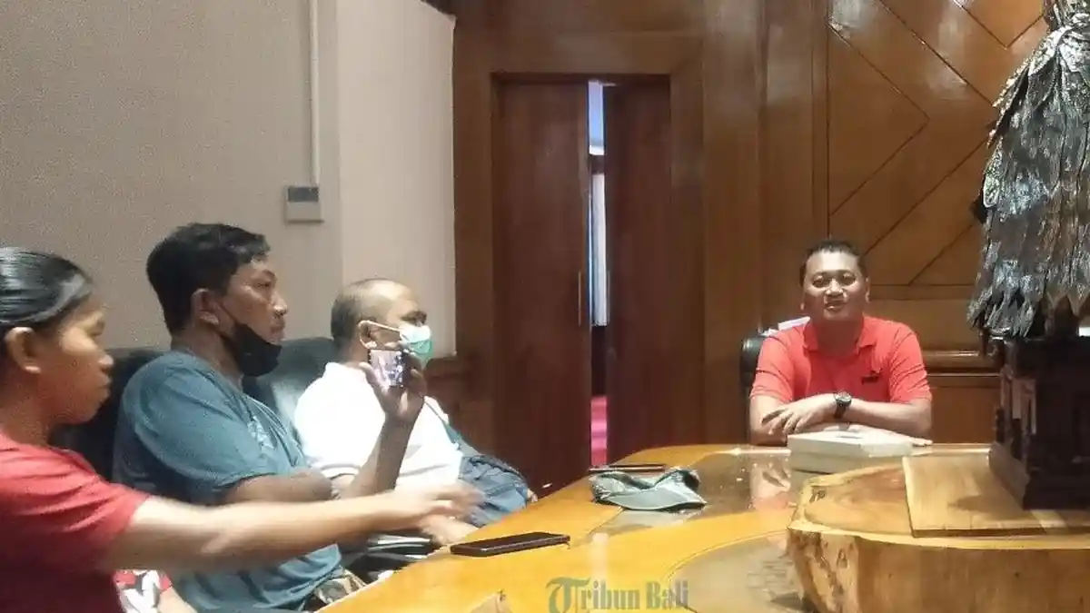 Bupati Gianyar Made Mahayastra Ancam Proyek Moler akan Dikenai Denda