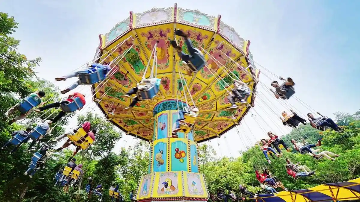 Asyiknya Liburan Sekolah di Jungleland Sentul, Ada Ferris Wheel, Air ...
