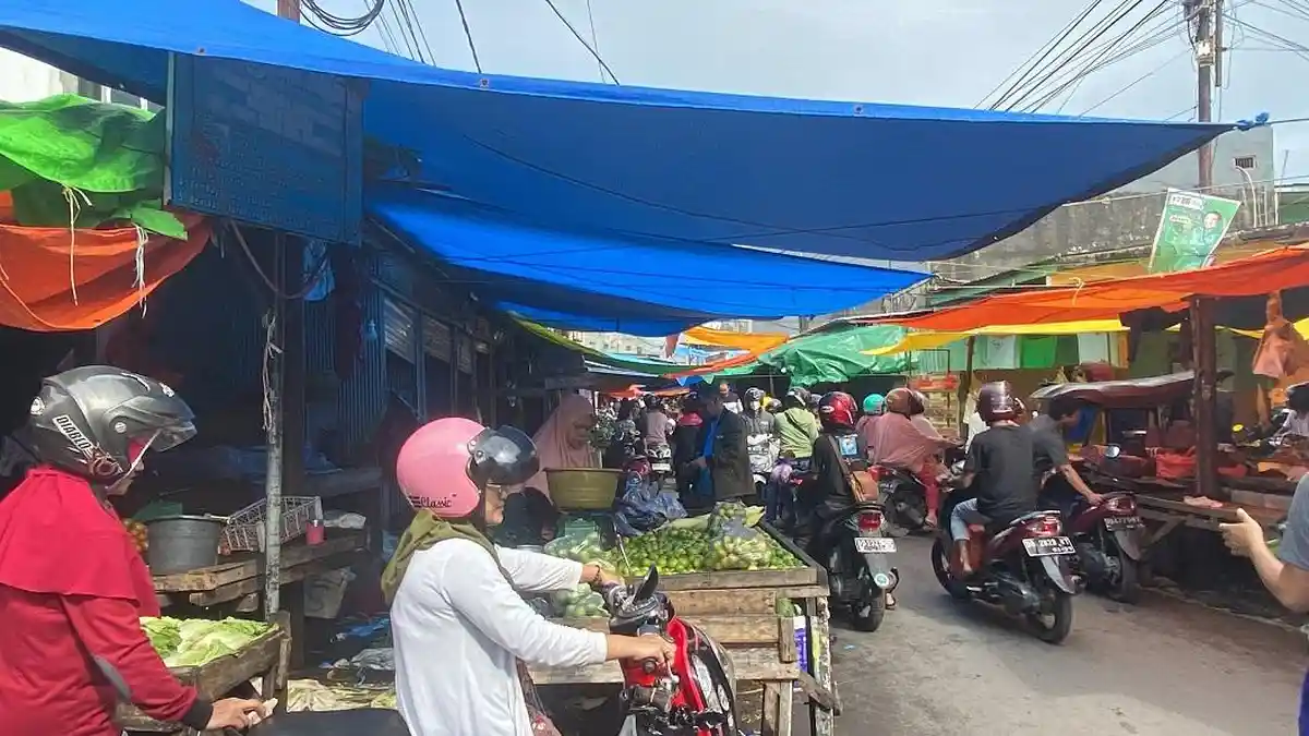 Kalimbu, Pasar Tradisional ‘Drive Thru’ di Kota Makassar