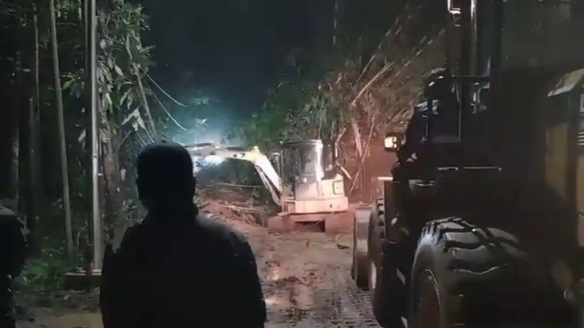 Sempat Tertimbun Longsor, Akses Utama Tasikmalaya-Garut Sudah Bisa Dilalui