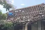 rumah-warga-margomulyo-pati-rusak-diterjang-puting-beliung-w4rwe.jpg