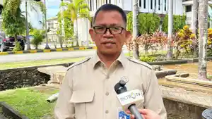 HAJI-2026-Ketua-PPIH-Debarkasi-Makassar-Ikbal-Ismail-saat-ditemui.jpg