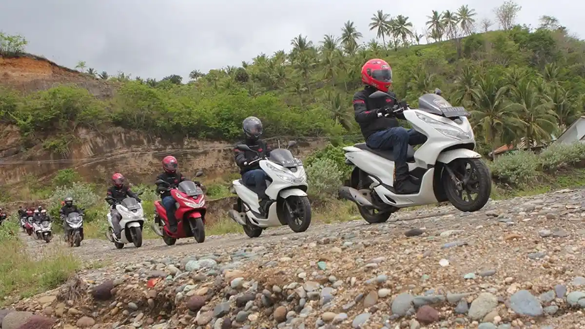 Honda PCX Sukses Jelajahi Flores hingga Bali