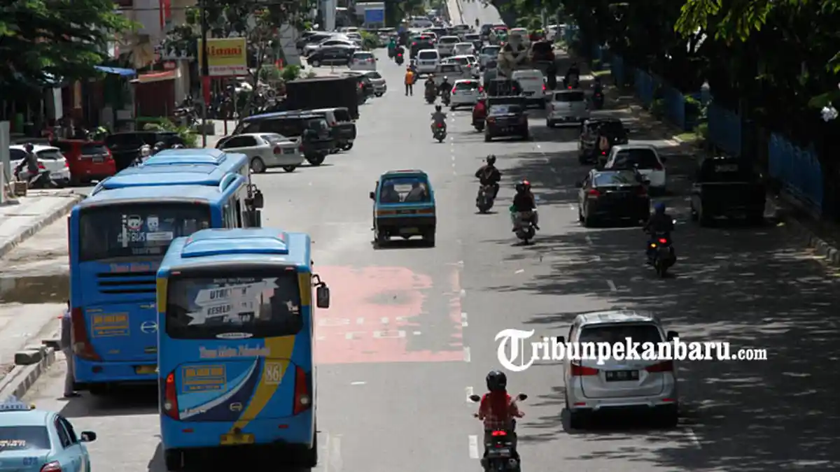 FOTO : Ruas Jalan Sudirman Jelang Pemko Pekanbaru Memperpanjang Masa PSBB - psbb1-vlad.jpg