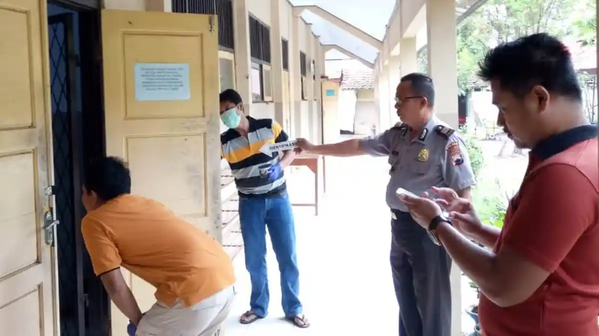 SMP Negeri 2 Kesesi Pekalongan Dibobol Maling, 20 Laptop Raib, Ada Bekas Congkelan di Jendela