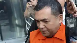 wamen-imipas-silmy-karim-ditahan-kpk.jpg