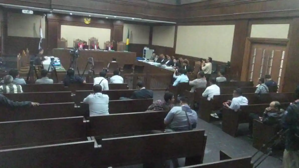 Pendukung Lulung Bubar Sebelum Sidang Dimulai