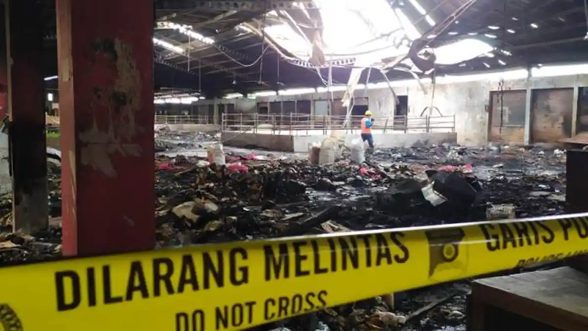 UPDATE Kebakaran Pasar Wage: 141 Pedagang Terdampak, Kerugian Diperkirakan Tembus Rp 20 Miliar