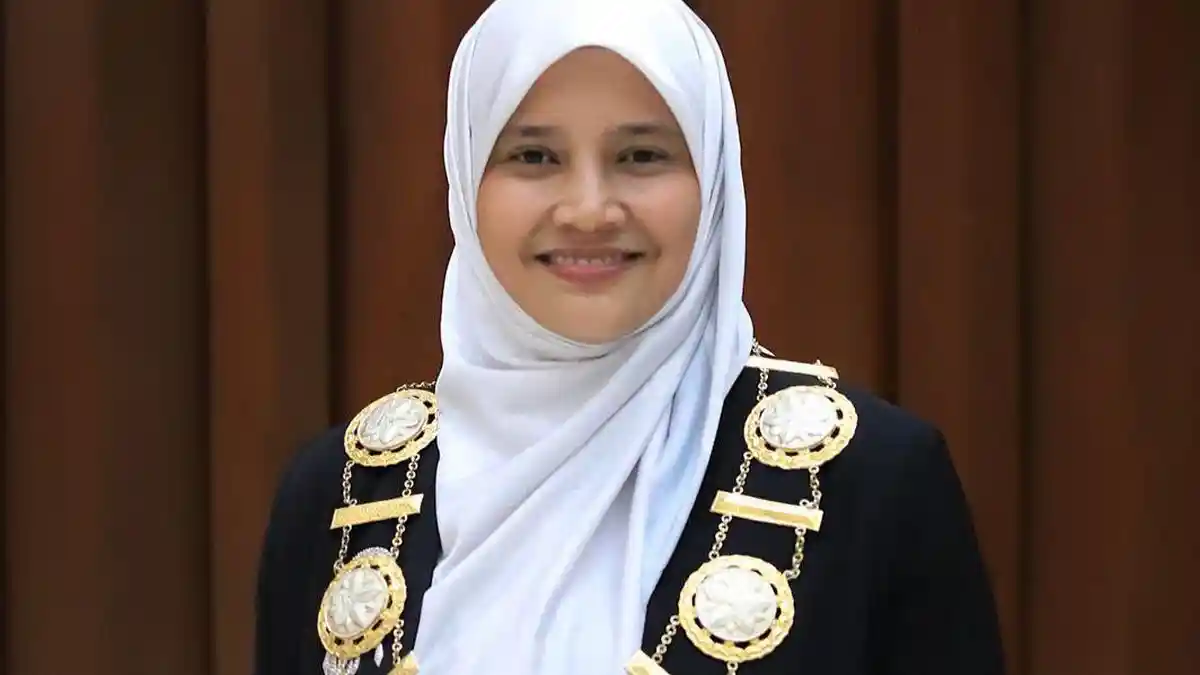 Rina Suryani Oktari, Perempuan Pertama Wakil Rektor USK