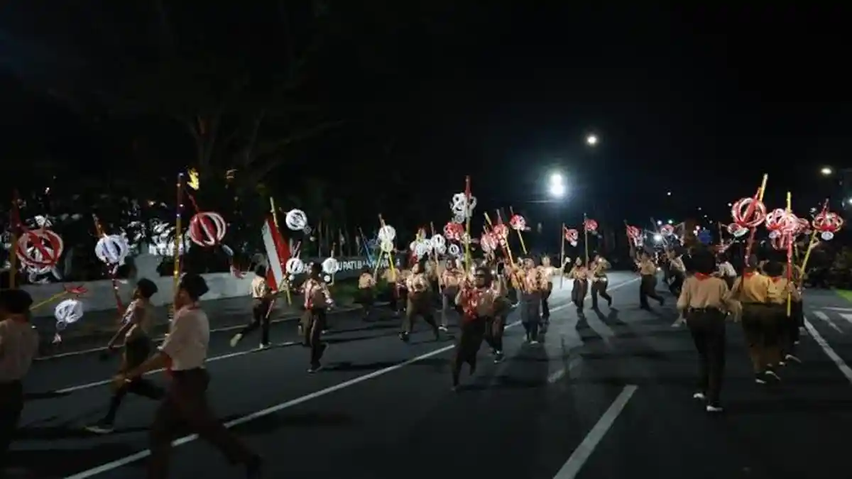 Meriahnya Pawai Lampion Pramuka Banyuwangi, Diramaikan Ratusan Pramuka Dari 29 Gugus