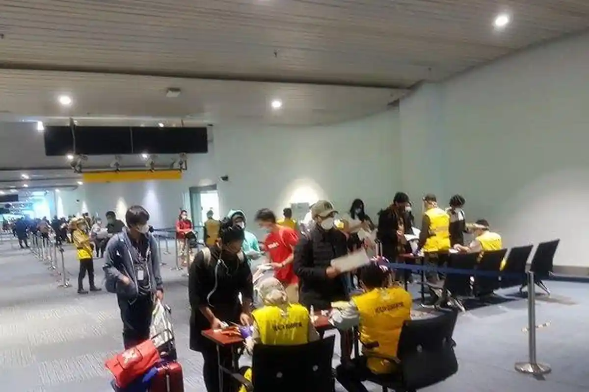 11 Penumpang di Bandara Soekaro-Hatta Positif Covid-19: Sebelumnya Penumpangnya Membludak