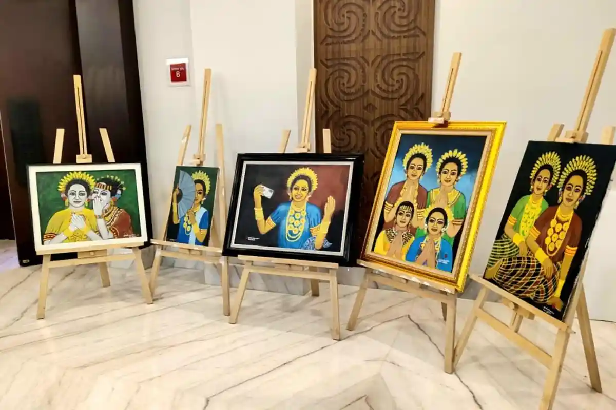 Nuansa Budaya Bugis-Makassar Hidup Lewat Lukisan Armin Toputiri di PSBM XXV