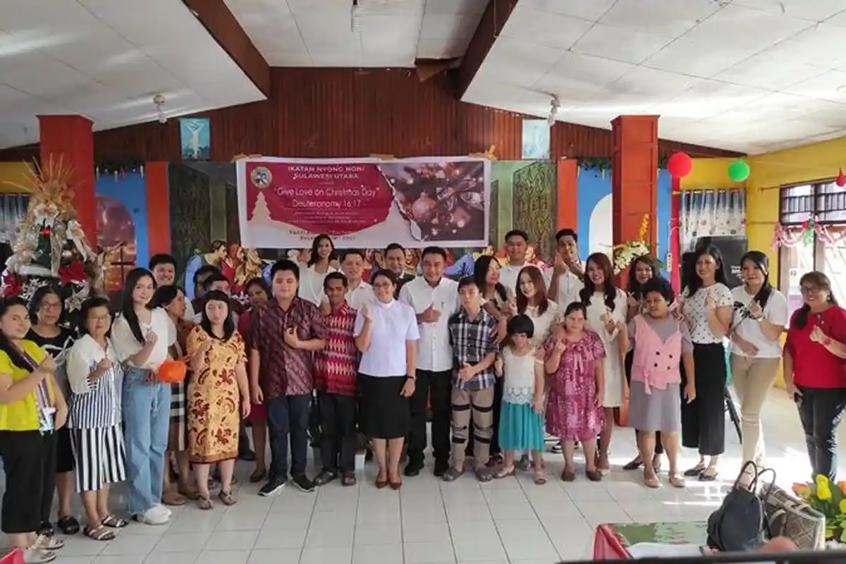 Ikatan Nyong Noni Sulawesi Utara Berbagi Kasih Natal di Panti Disabilitas Netra Bartemeus Manado