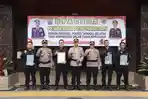 Humas-Polres-Tapanuli-Selatan-dapat-pengharg4an-dari-kapolres.jpg