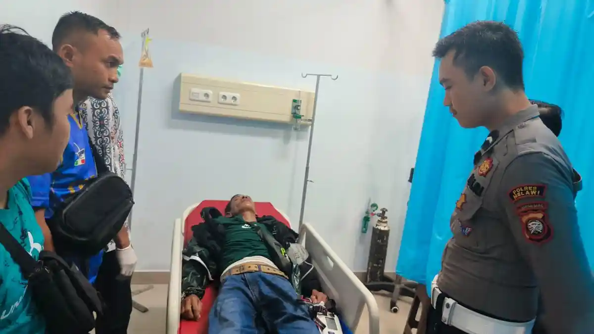 Aksi Cepat Polisi dan Masyarakat Evakuasi Korban Kecelakaan