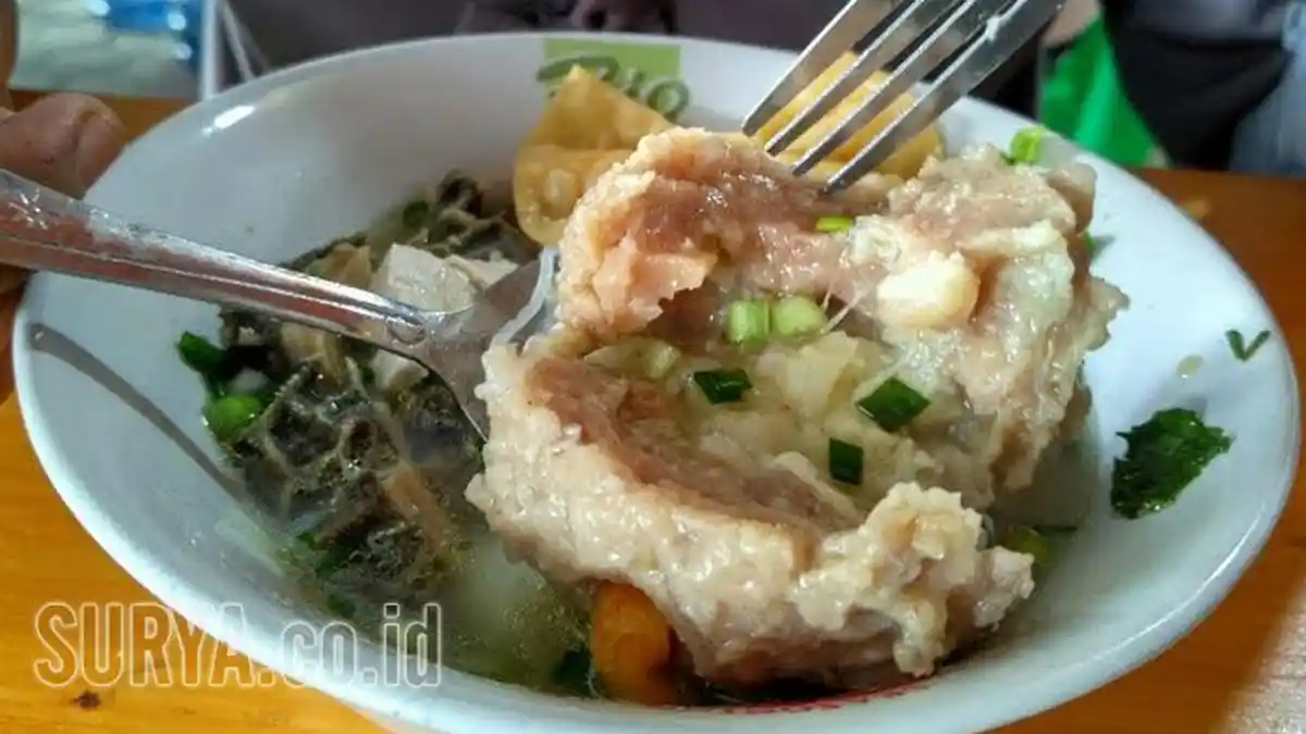 Rasa Legit Durian Bercampur Gurihnya Bakso Ala Warung Pita-Pitoe Bojonegoro, Tertarik Mencicipinya?