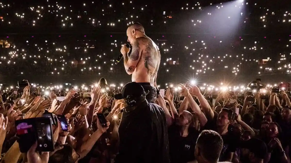 Chester Bennington Linkin Park Bunuh Diri, Ini Makna Lagu 'Numb' yang Ternyata Bikin Merinding!