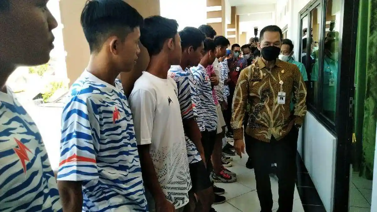 Dukung Kemajuan Sepakbola, Bupati HM Hartopo Tinjau Mess Pemain Persiku Kudus